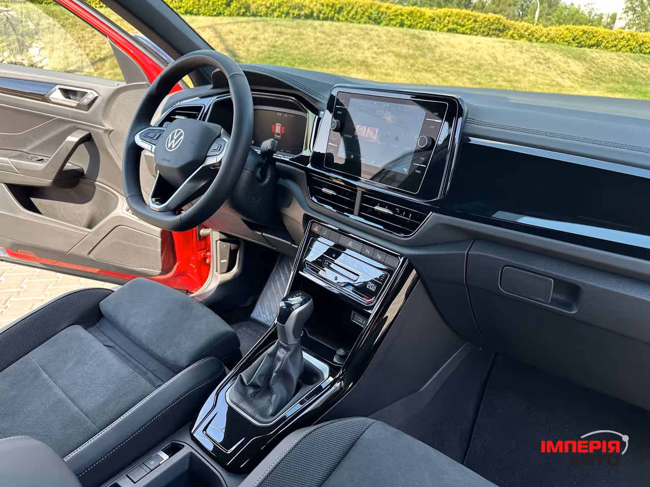 Volkswagen T-Roc - фото 24