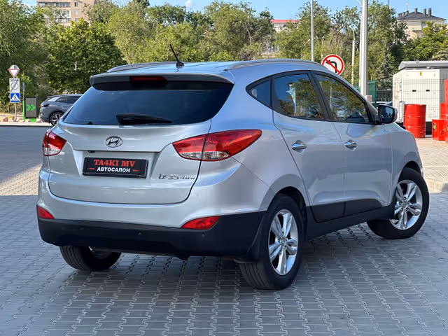 Hyundai ix35 - фото 2