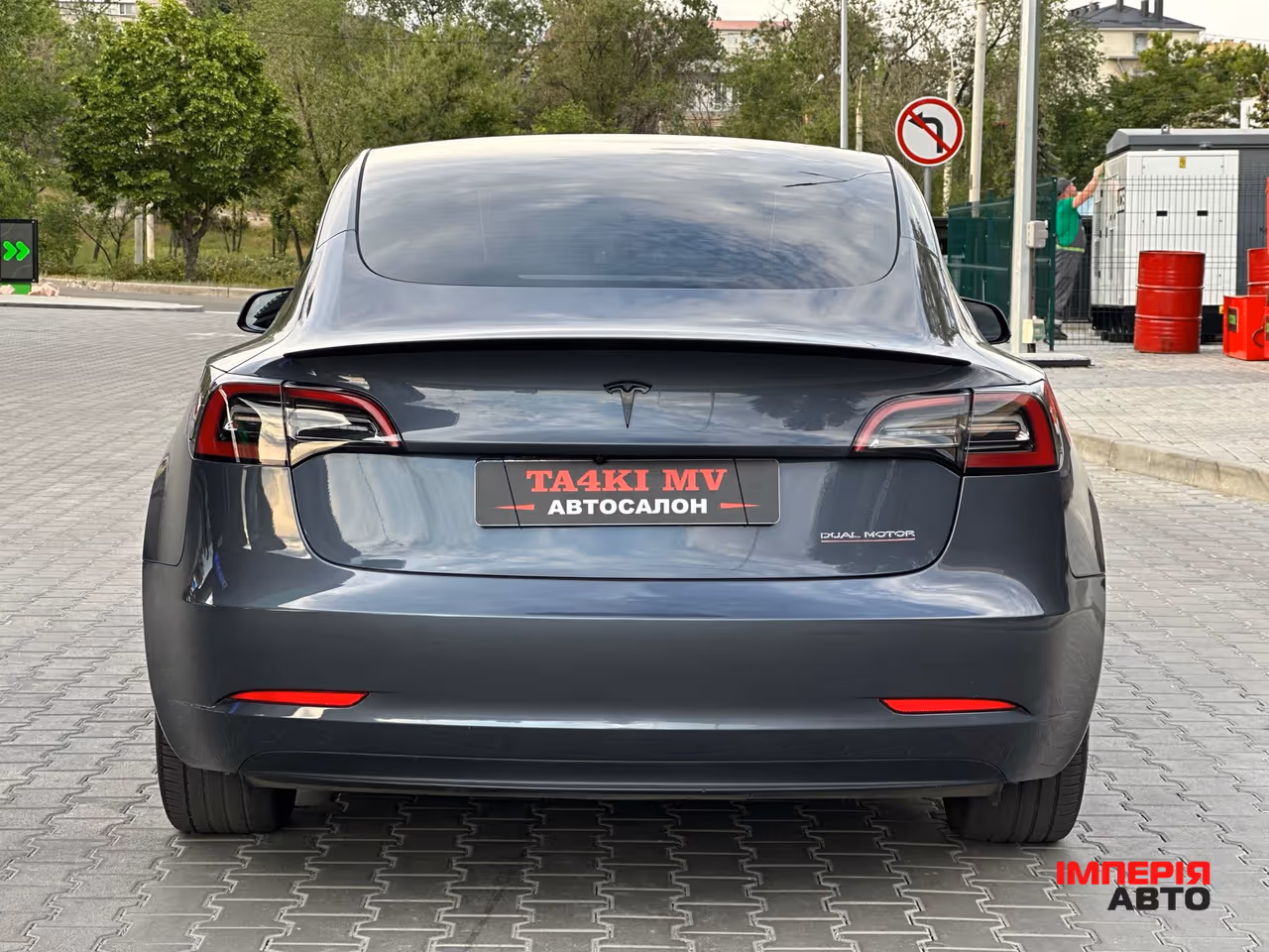 Tesla Model 3 - фото 3
