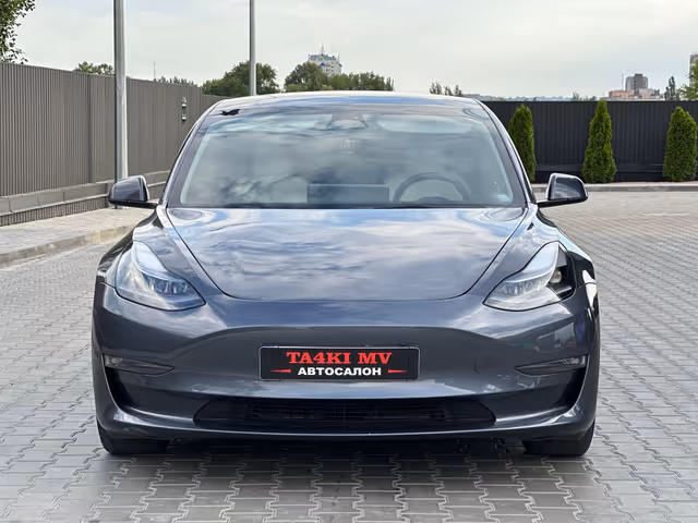 Tesla Model 3 - фото 4