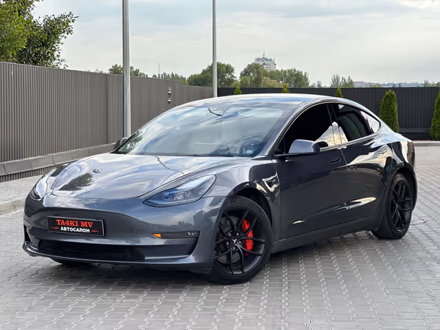 Tesla Model 3 - фото 1
