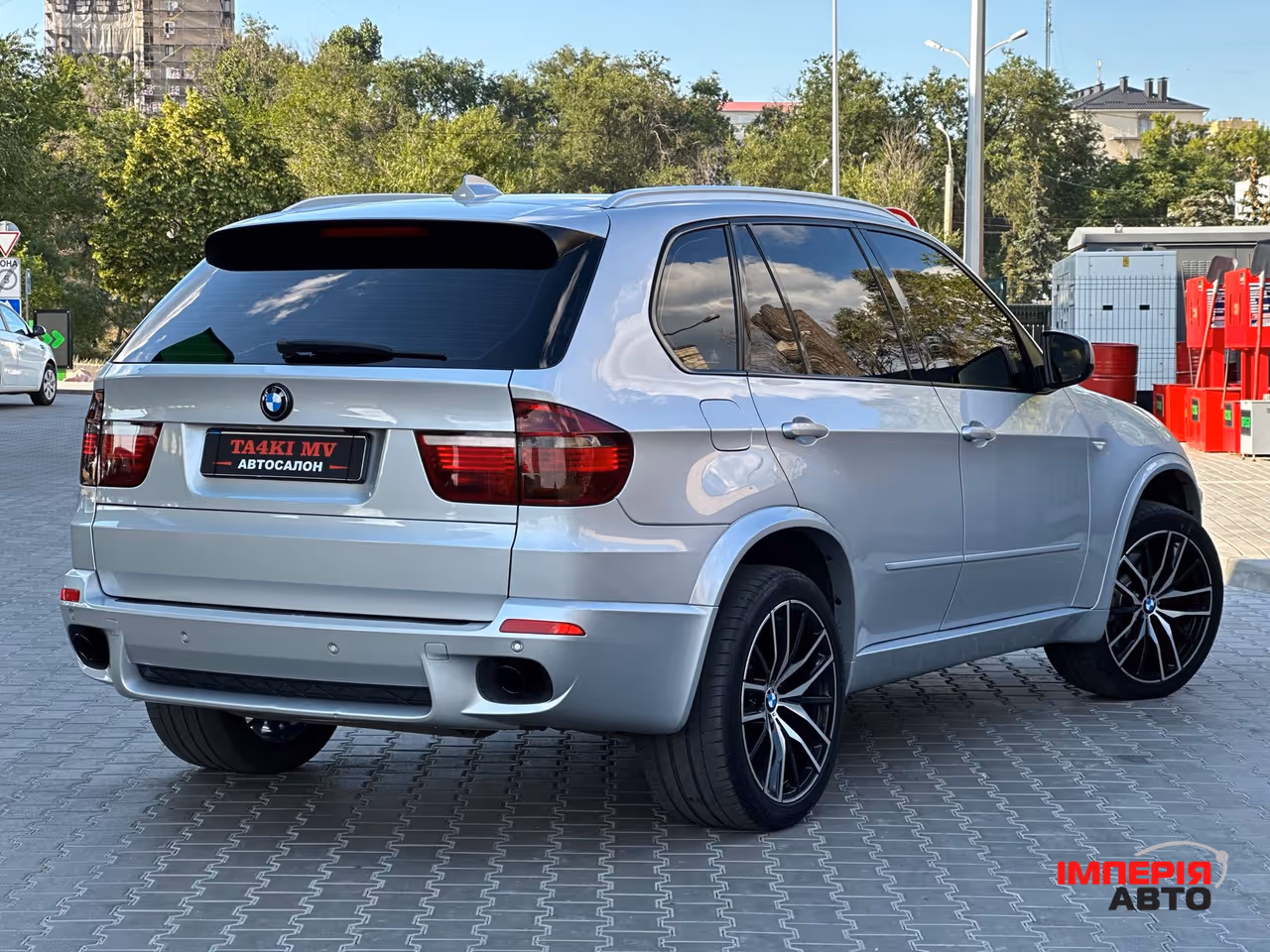 BMW X5 - фото 2