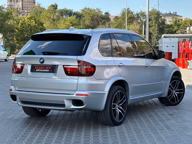 BMW X5 - фото 2