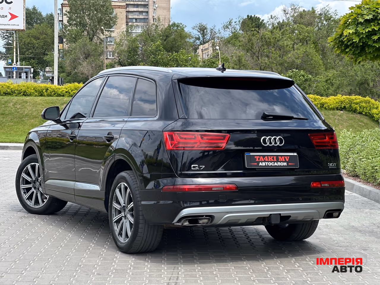 Audi Q7 - фото 5