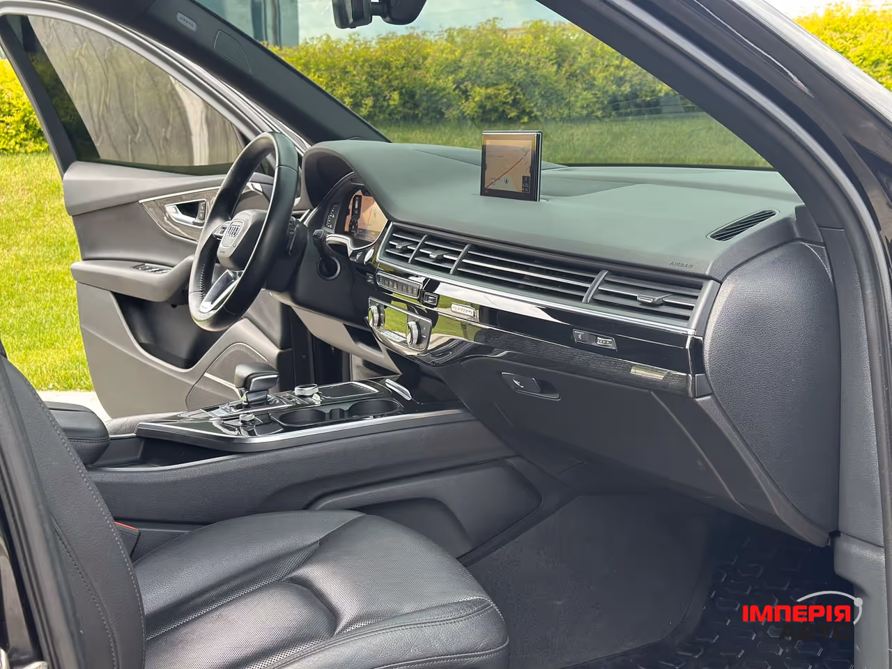 Audi Q7 - фото 11