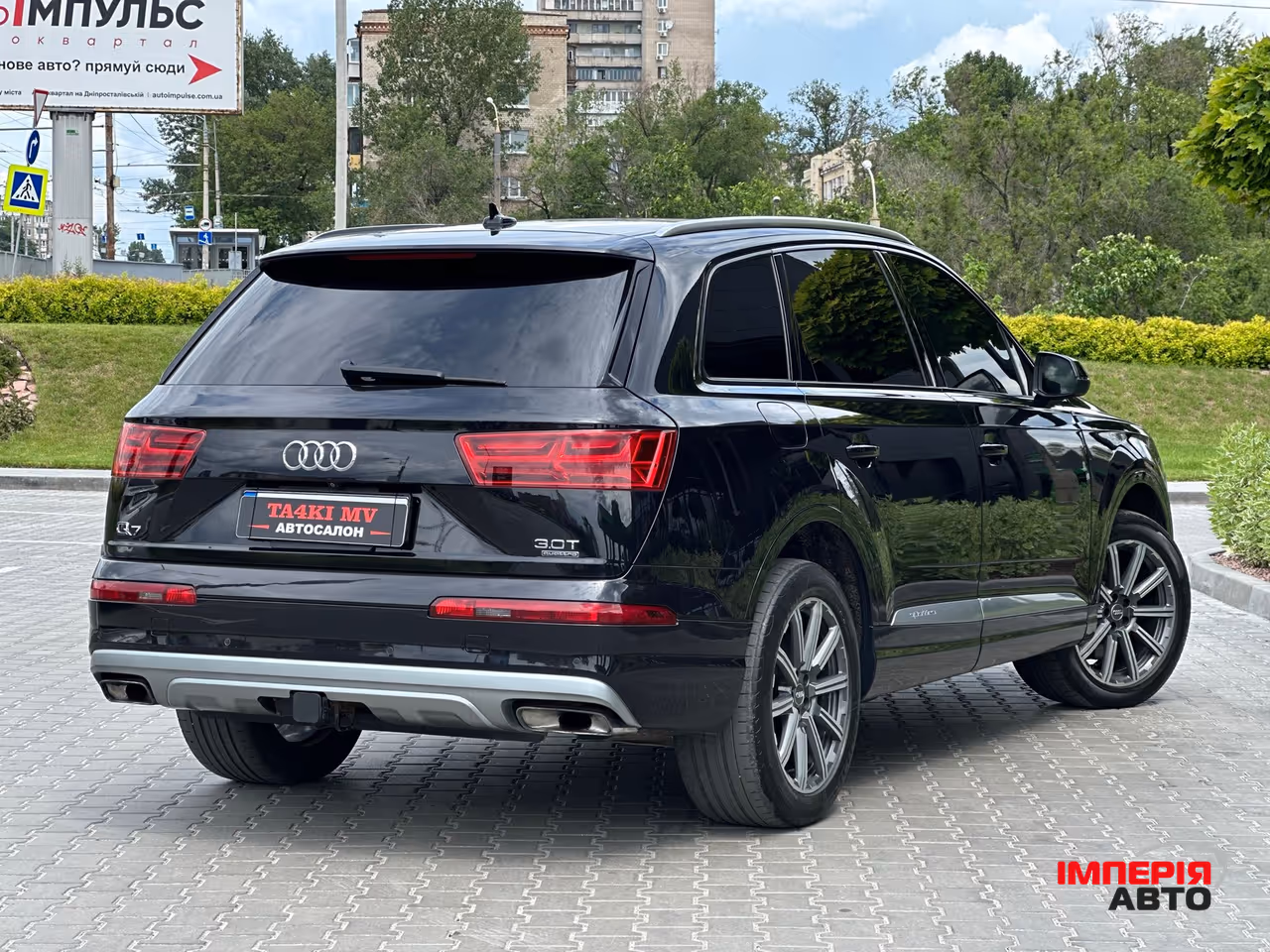 Audi Q7 - фото 2
