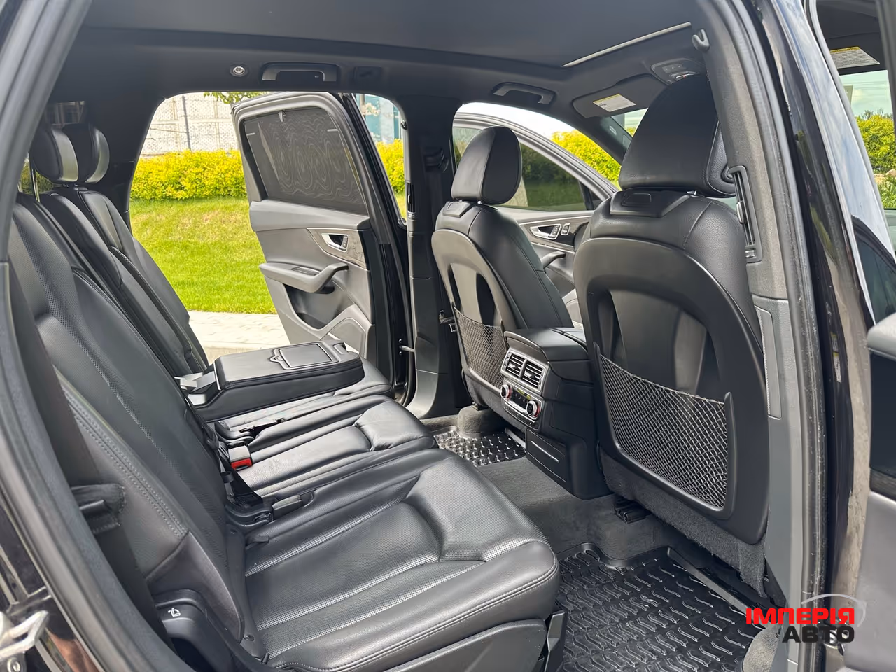 Audi Q7 - фото 10