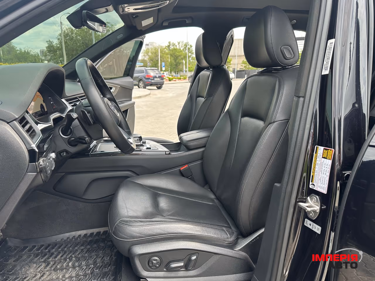 Audi Q7 - фото 8