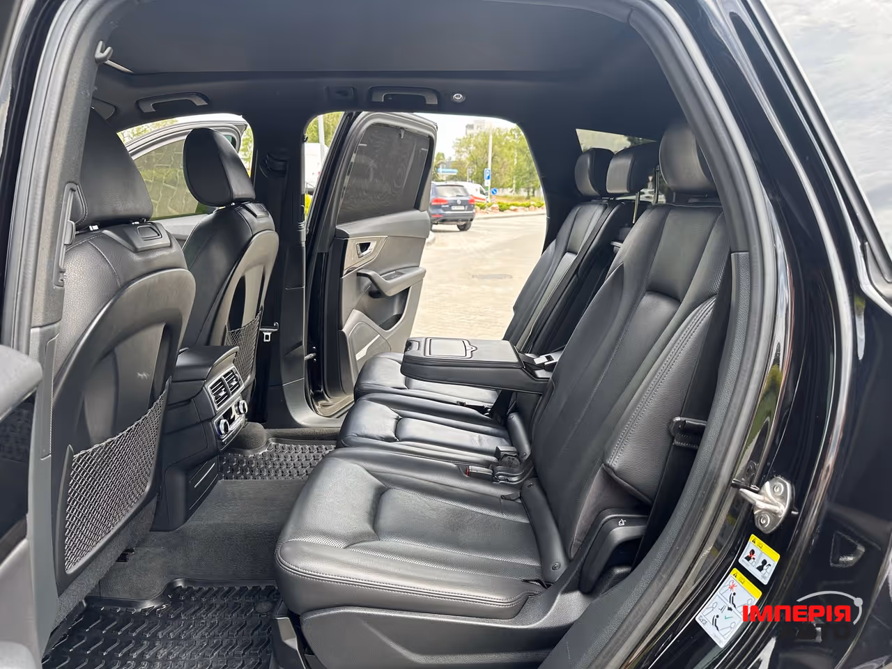 Audi Q7 - фото 9