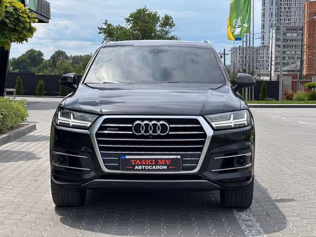 Audi Q7 - фото 4