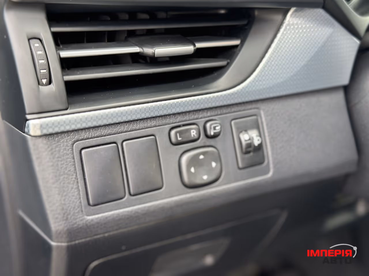 Toyota Avensis - фото 17