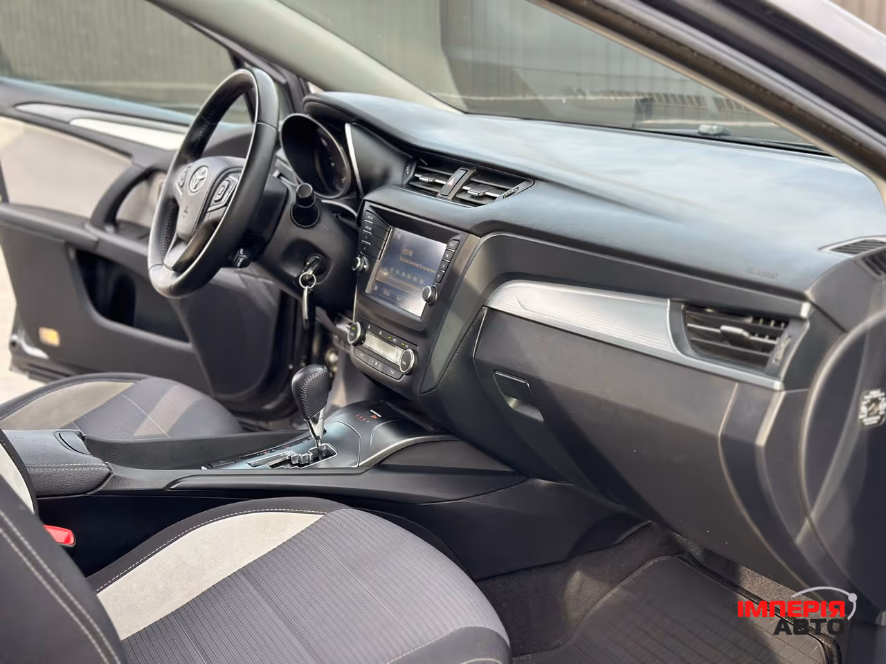 Toyota Avensis - фото 11