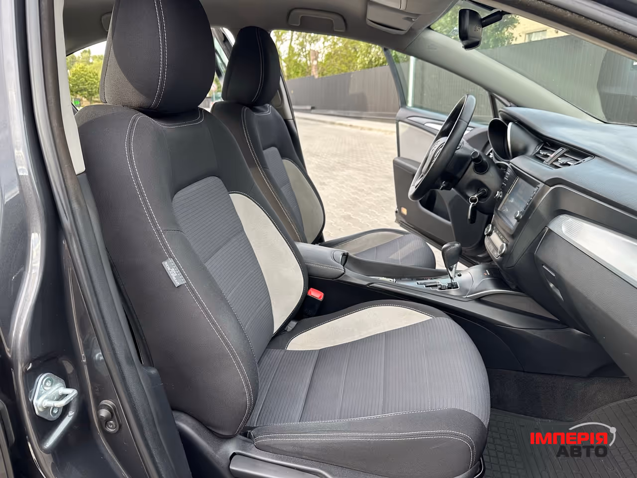 Toyota Avensis - фото 12