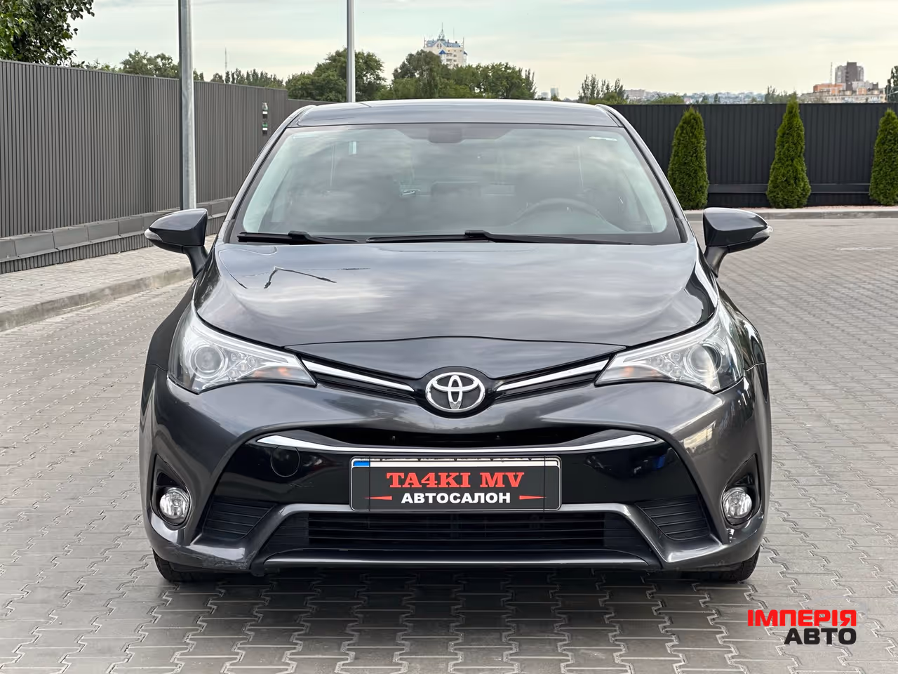 Toyota Avensis - фото 4