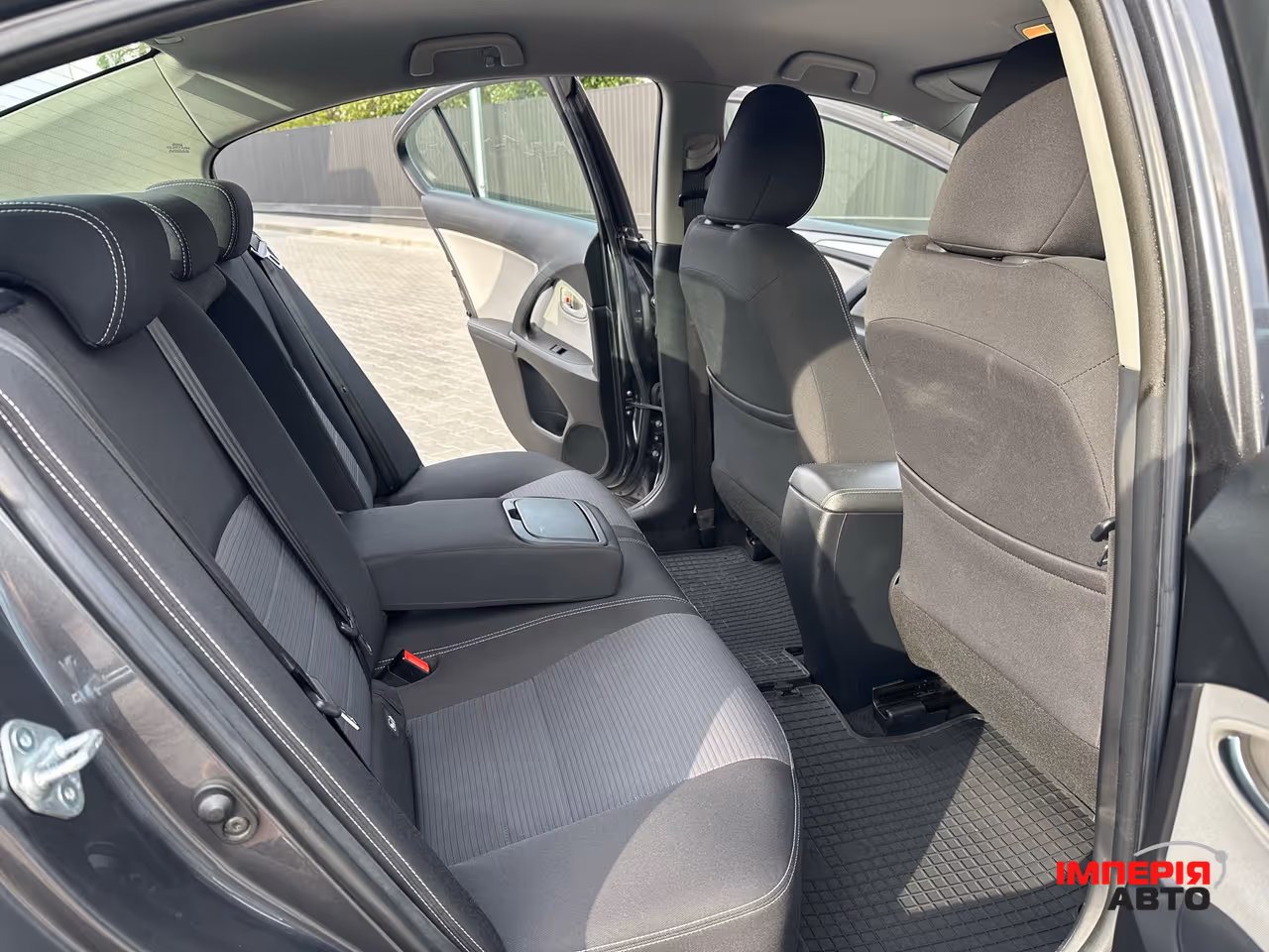 Toyota Avensis - фото 10