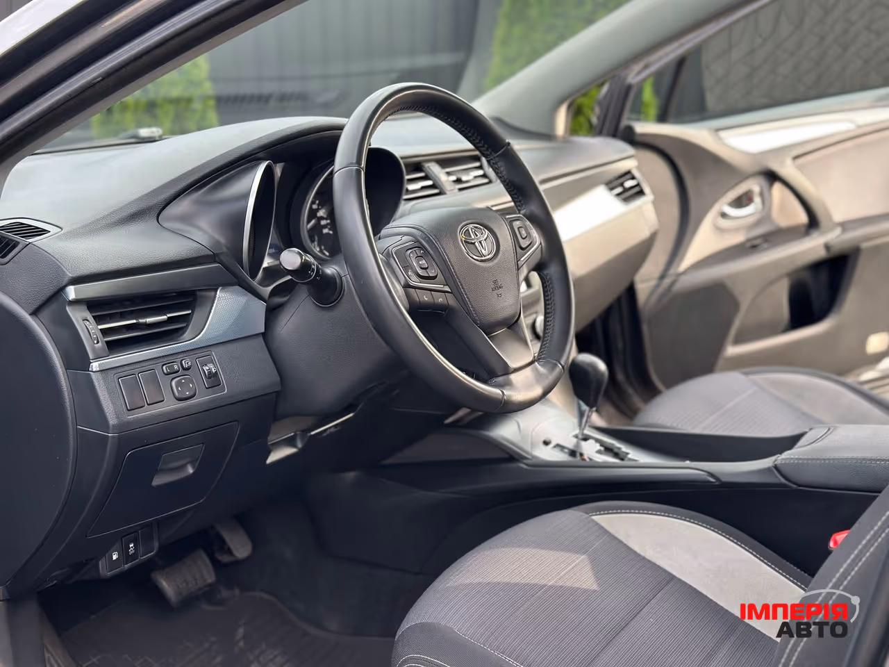 Toyota Avensis - фото 7