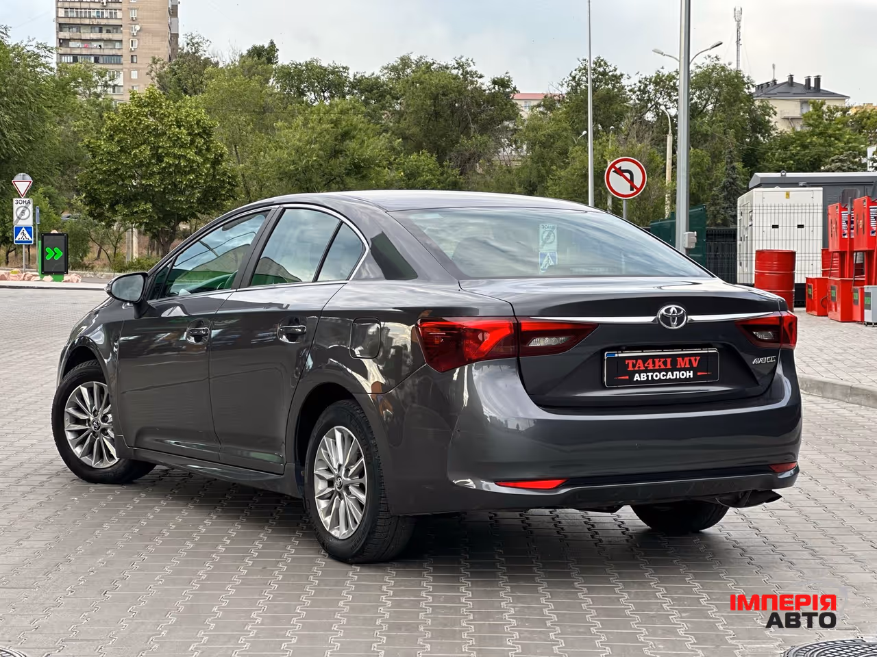Toyota Avensis - фото 5