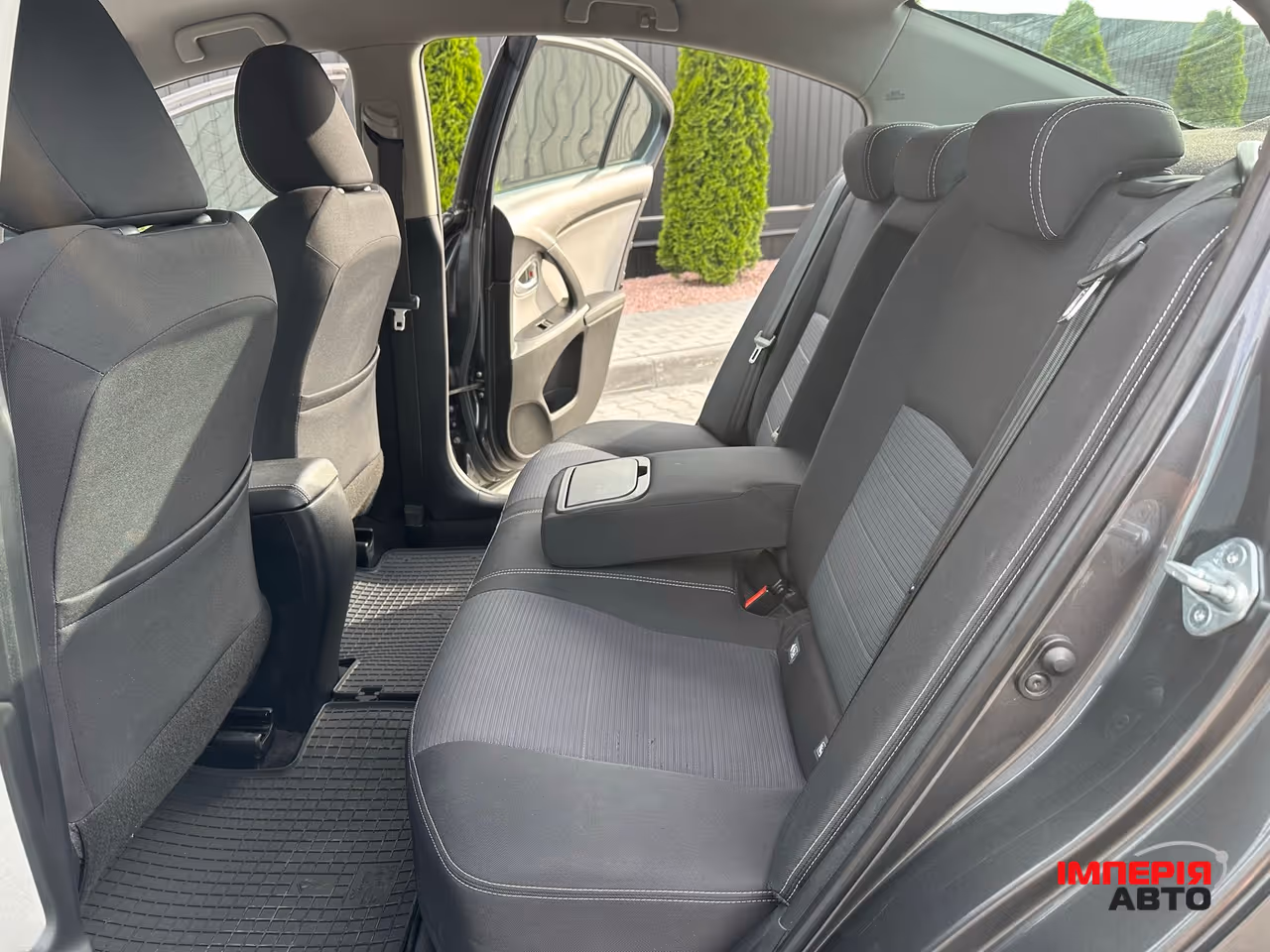 Toyota Avensis - фото 9