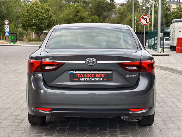 Toyota Avensis - фото 3