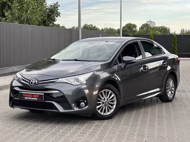 Toyota Avensis - фото 1