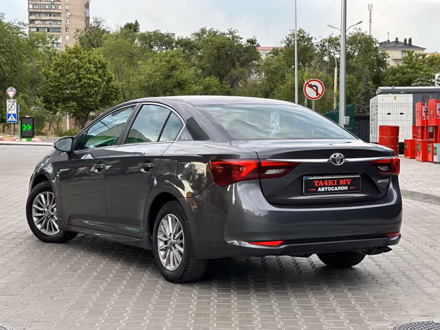 Toyota Avensis - фото 5