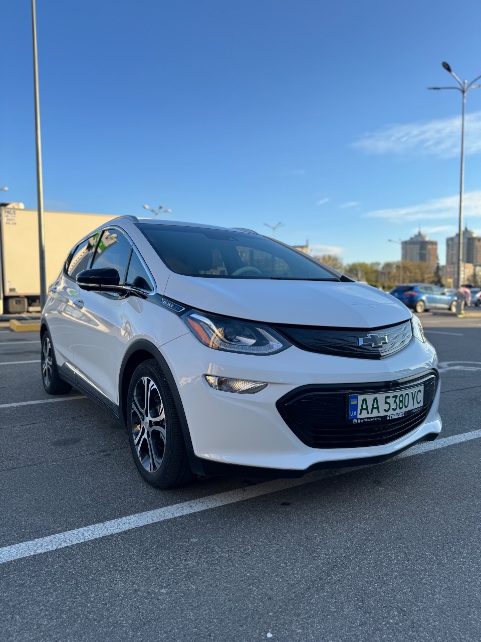 Chevrolet Bolt - фото 1