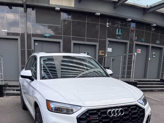 Audi Q5 - фото 1