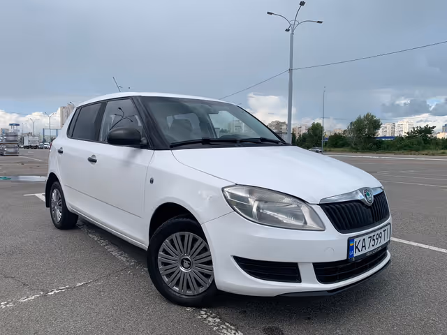 Skoda Fabia - фото 4