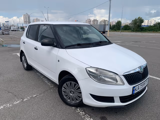 Skoda Fabia - фото 2