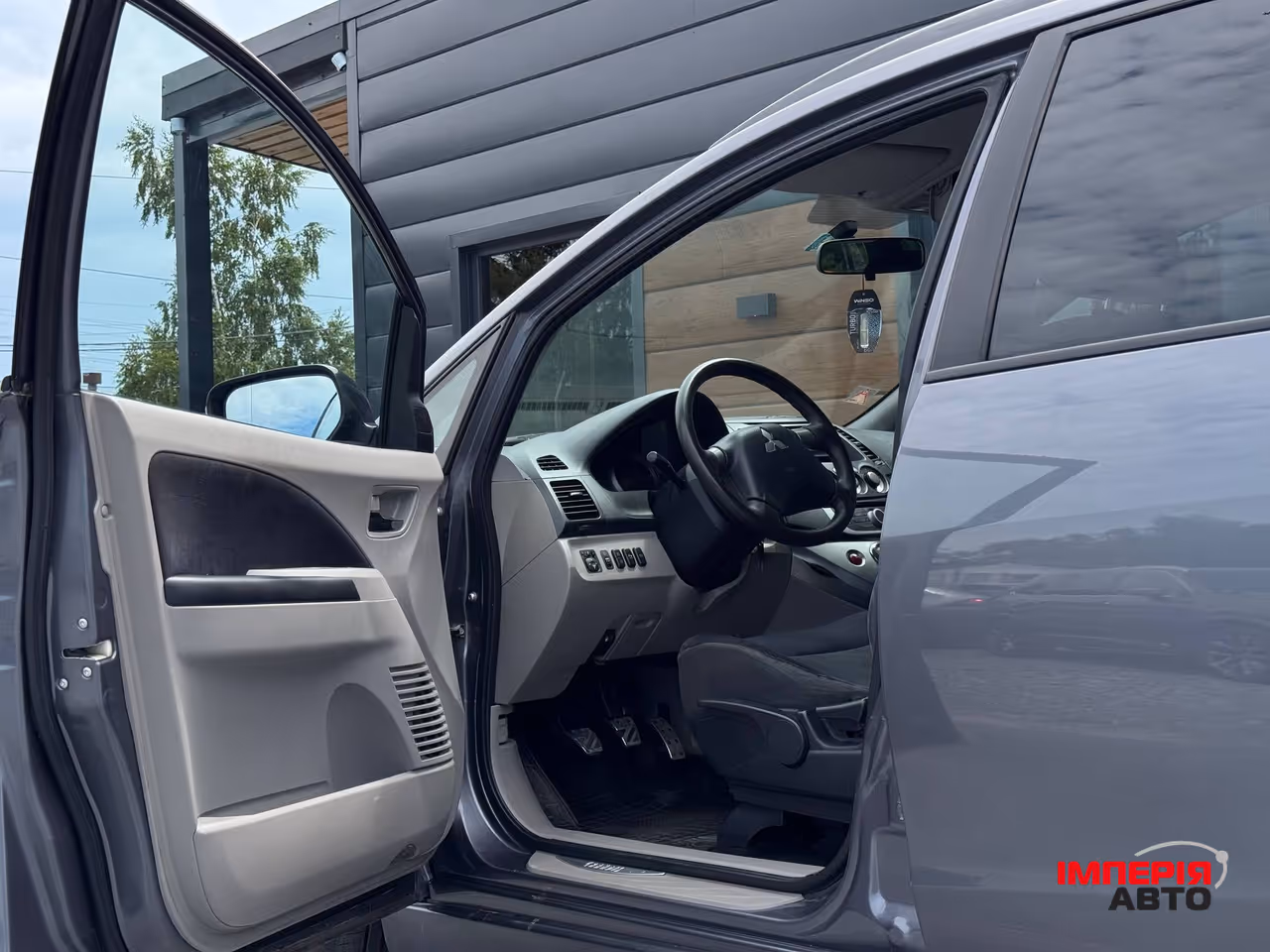 Mitsubishi Grandis - фото 19