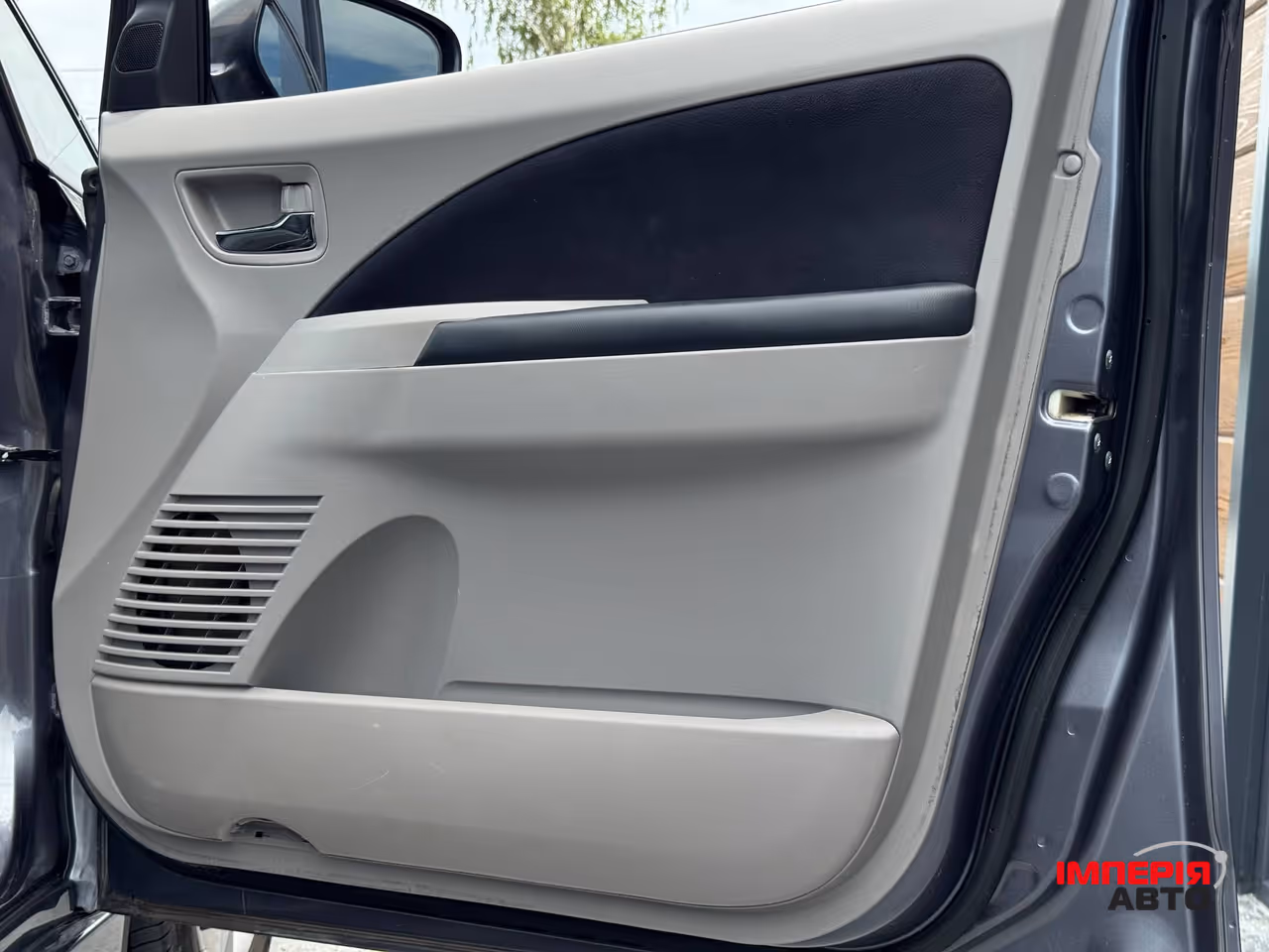 Mitsubishi Grandis - фото 50