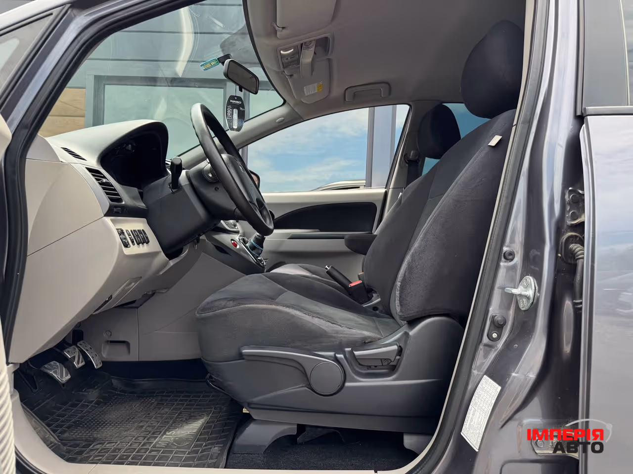 Mitsubishi Grandis - фото 24
