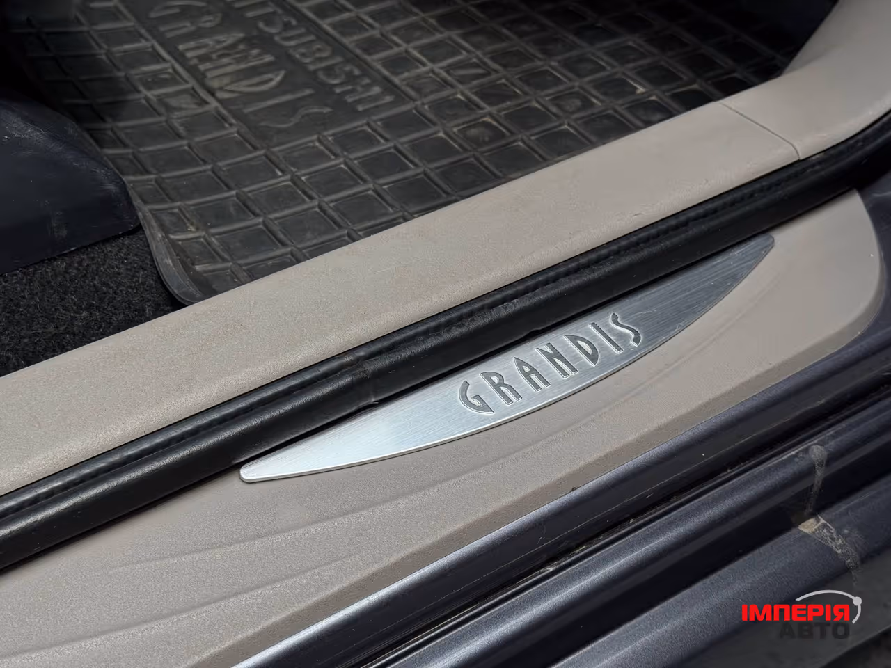 Mitsubishi Grandis - фото 52