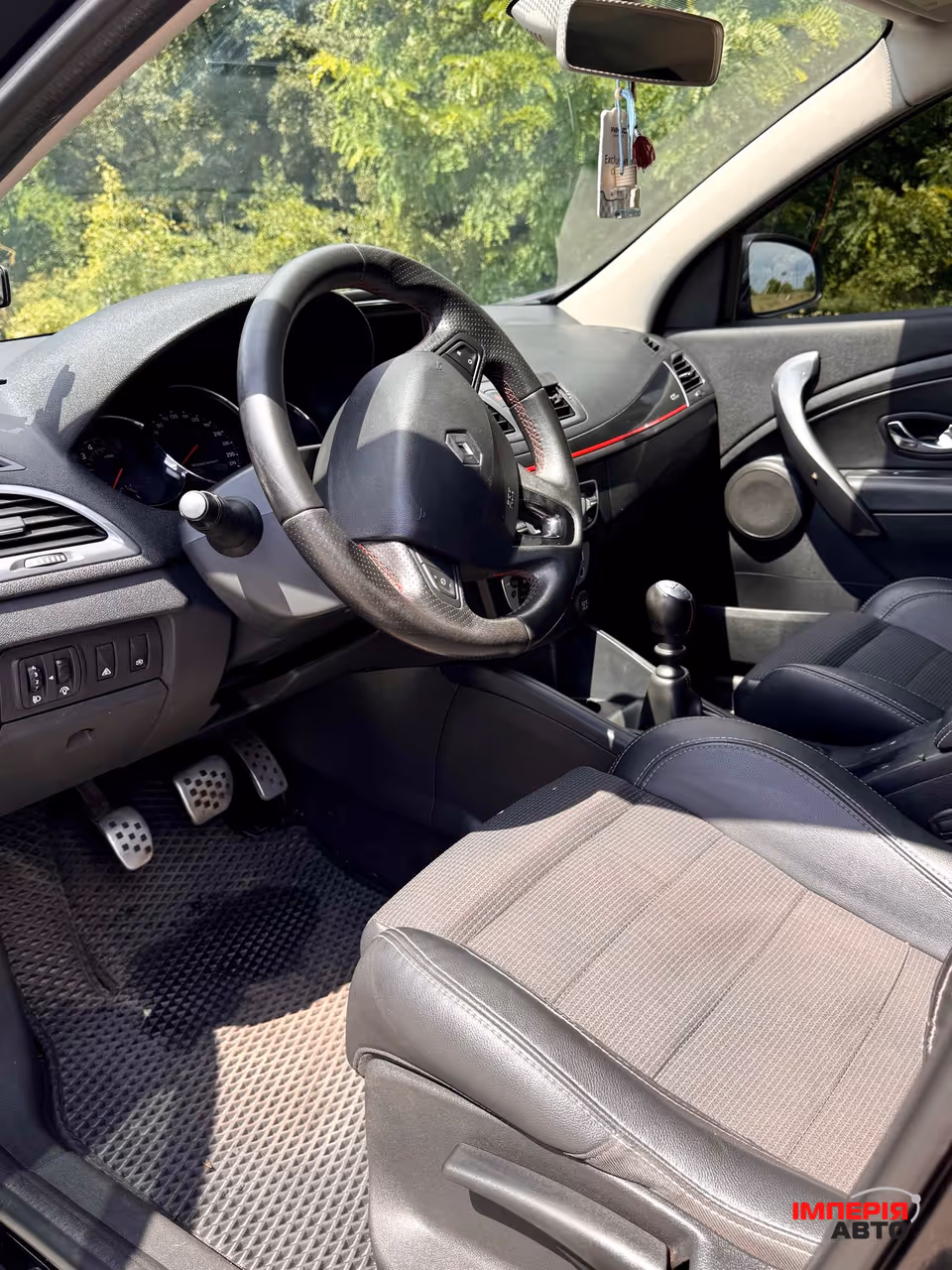 Renault Megane - фото 8