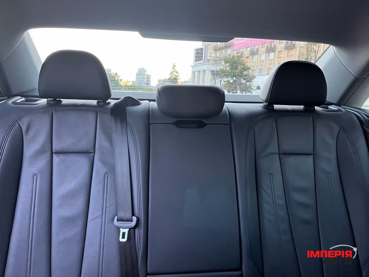 Audi A4 - фото 9