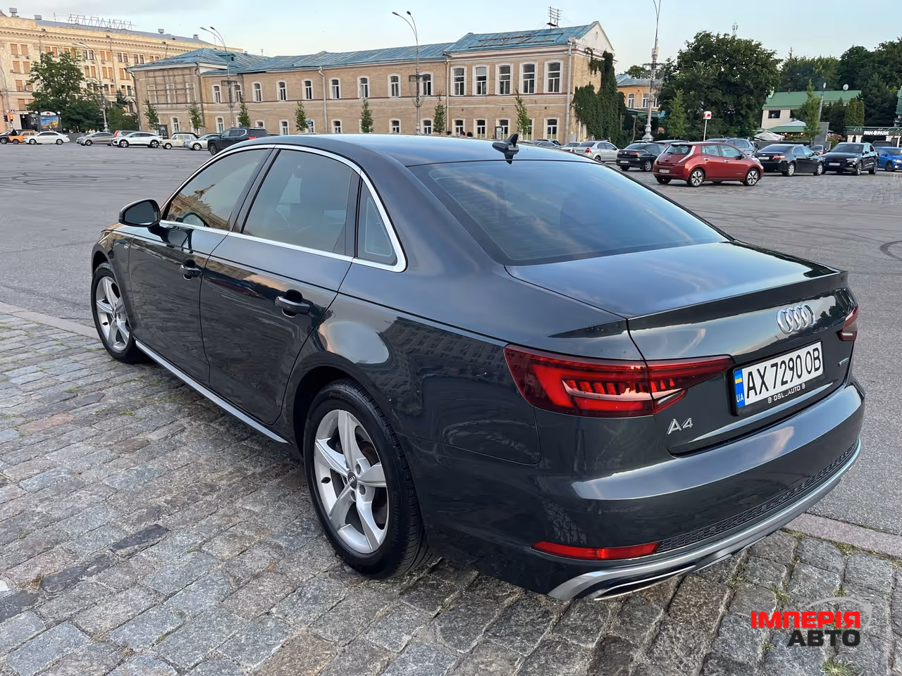 Audi A4 - фото 4