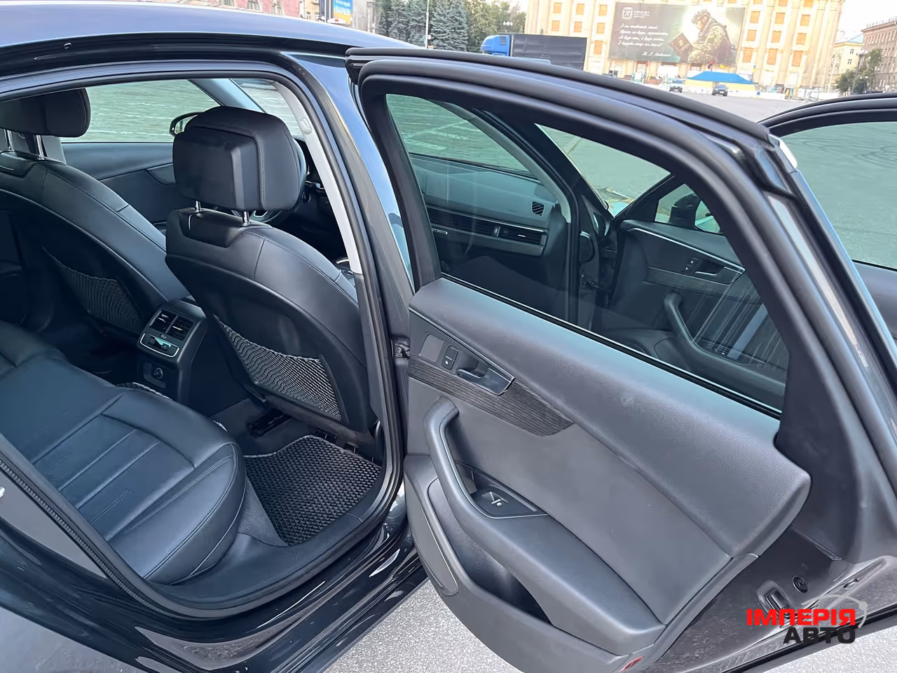 Audi A4 - фото 7