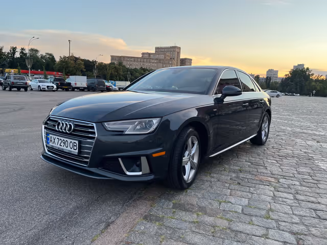 Audi A4 - фото 3