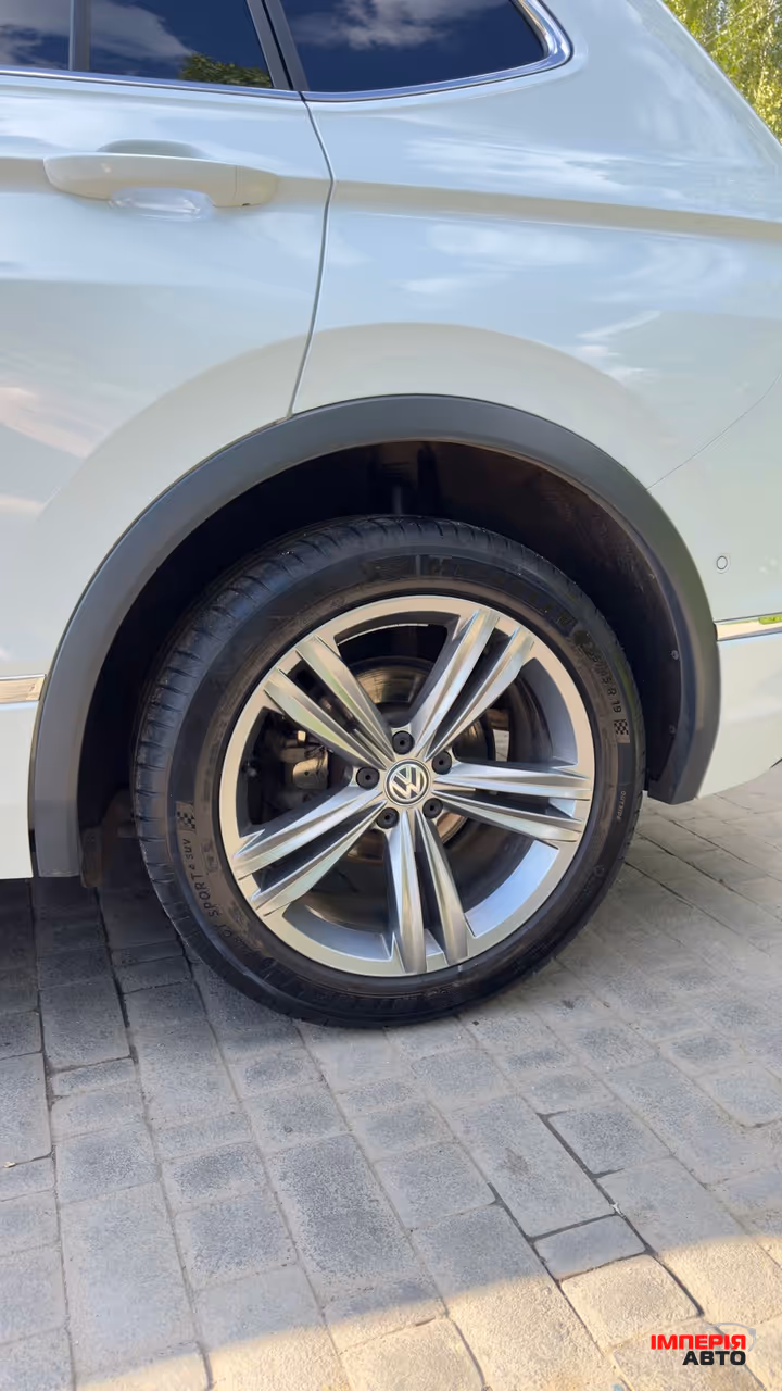 Volkswagen Tiguan - фото 19