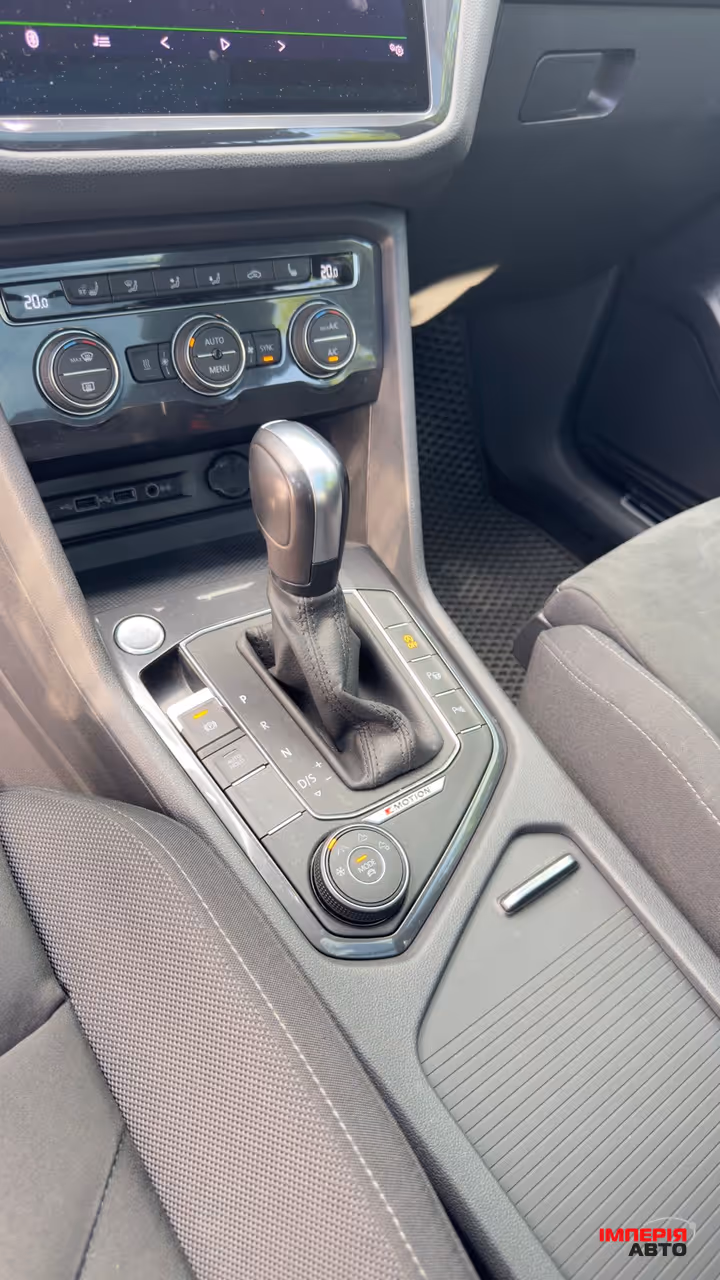Volkswagen Tiguan - фото 11