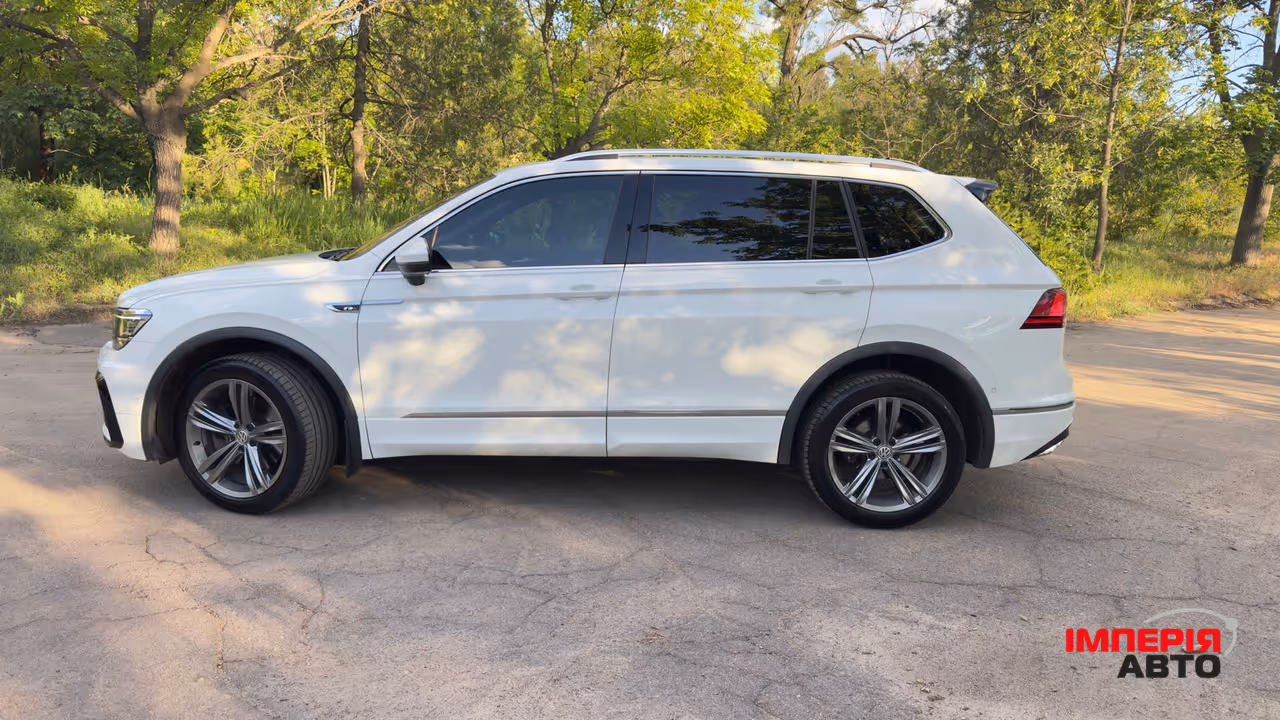Volkswagen Tiguan - фото 2