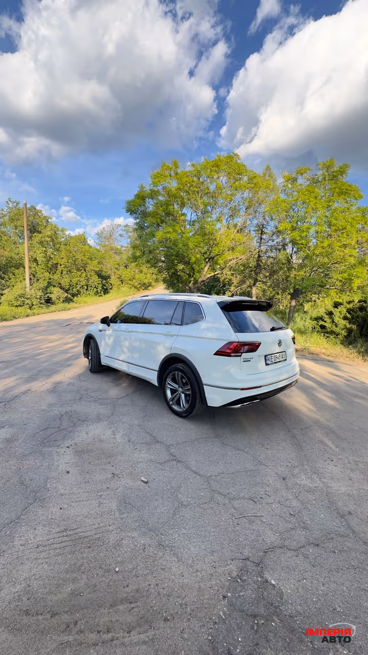 Volkswagen Tiguan - фото 7