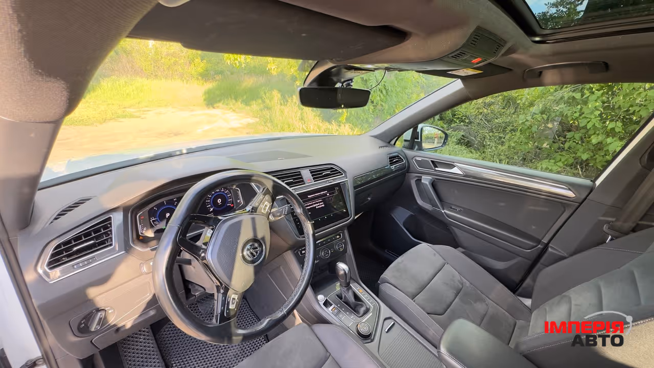 Volkswagen Tiguan - фото 8