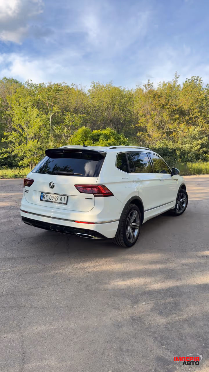 Volkswagen Tiguan - фото 6