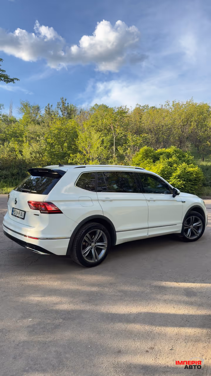 Volkswagen Tiguan - фото 3