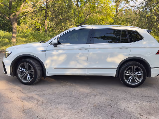 Volkswagen Tiguan - фото 2