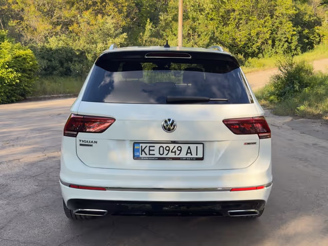 Volkswagen Tiguan - фото 5