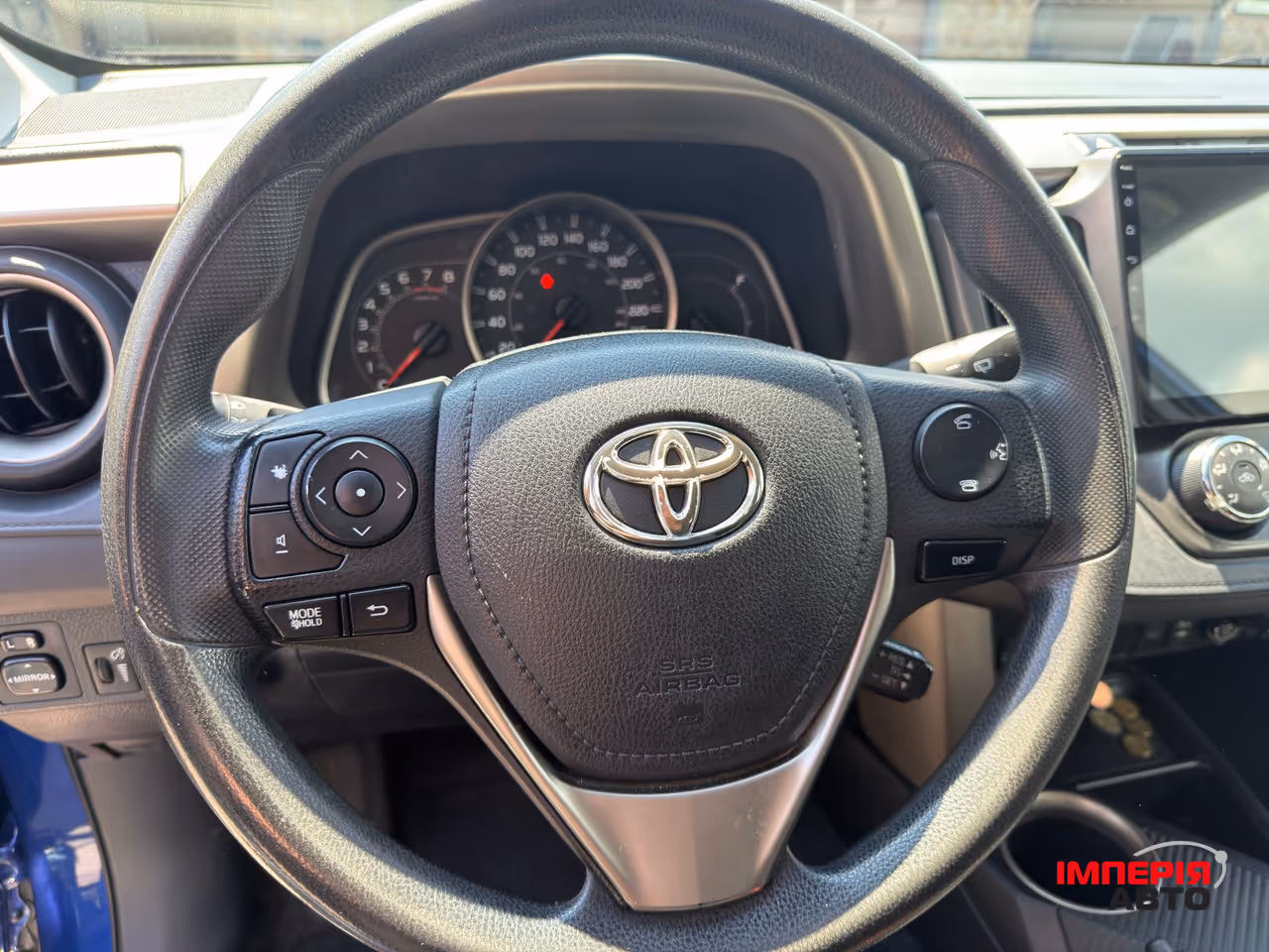 Toyota RAV4 - фото 7