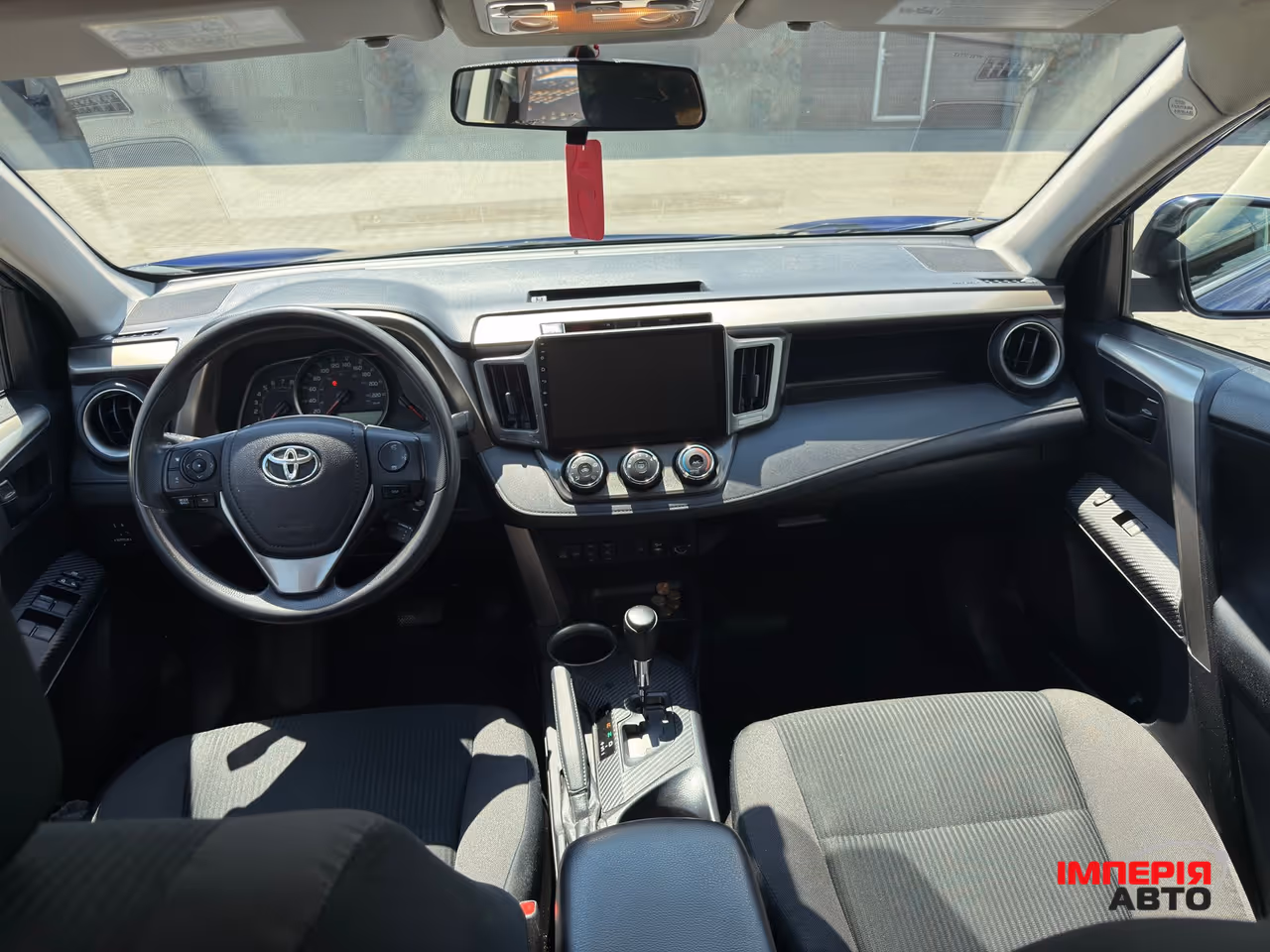 Toyota RAV4 - фото 9