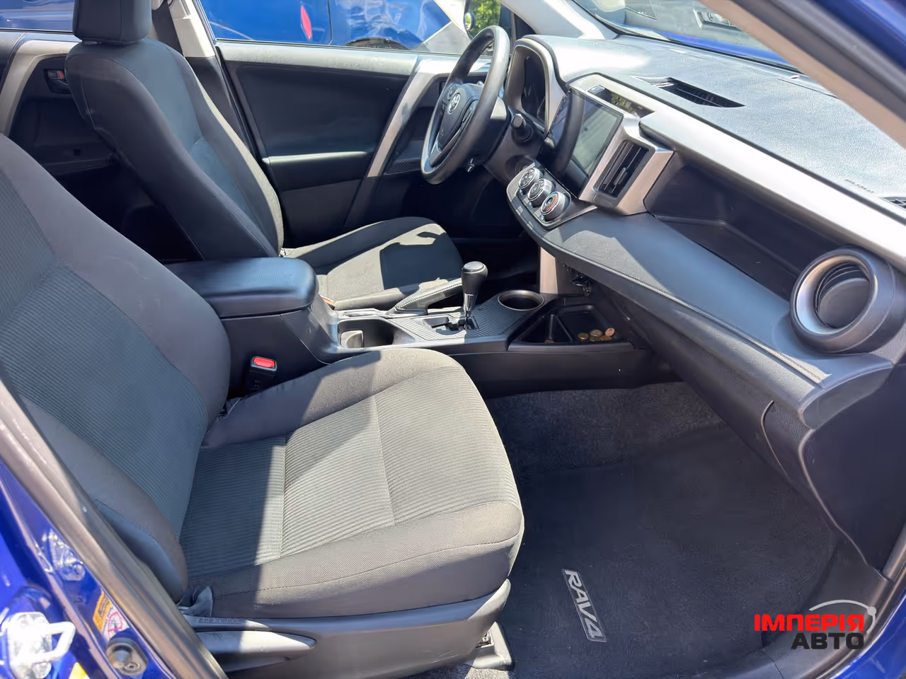 Toyota RAV4 - фото 12